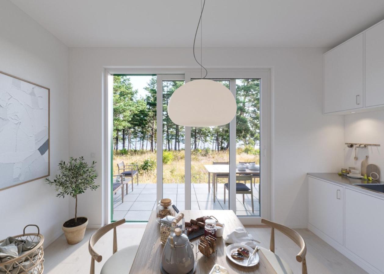 Vaestoes Strand By First Hotels Larbro Экстерьер фото